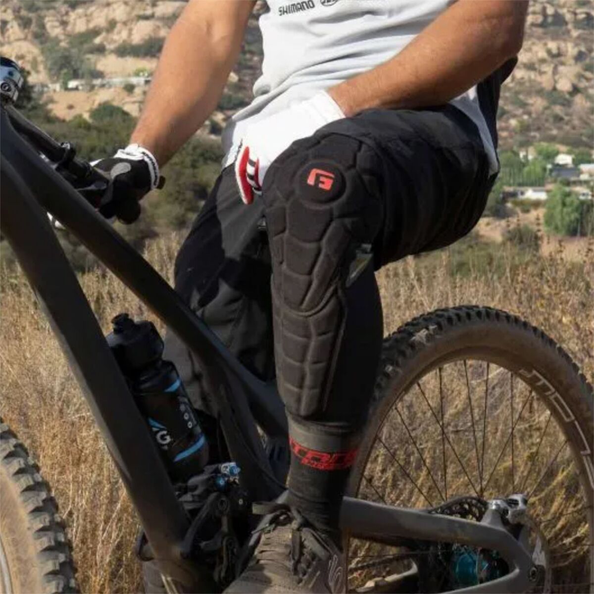 GForm Pro Rugged Knee Shin Pad Bike