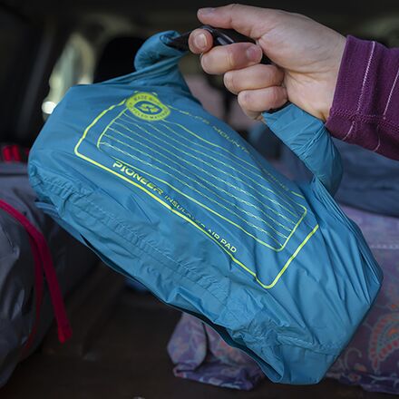 ALPS Mountaineering - Pioneer insulated R-6.6 Air Pad
