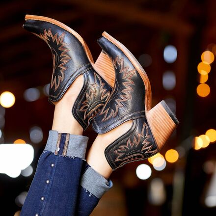 Ariat - Dixon Western Bootie - Women's