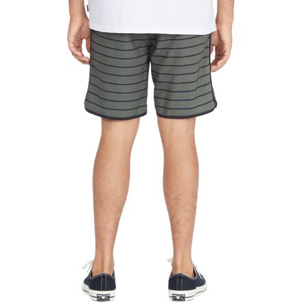 Billabong - Crossfire Elastic 73 Short - Men's