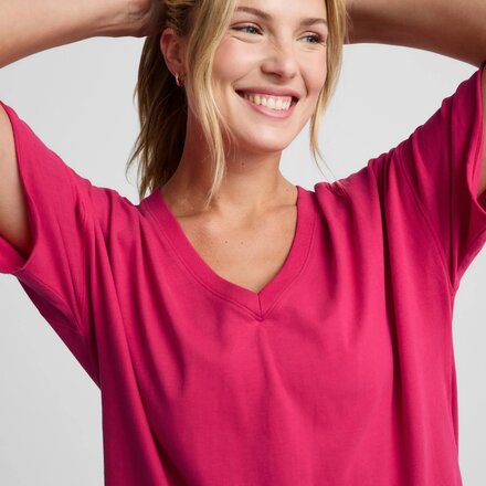 Beyond Yoga - Better Than Ever Oversized V-Neck T-Shirt - Women's