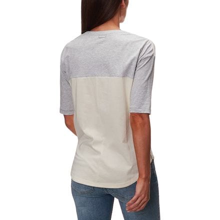 Columbia - CSC 503 Graphic T-Shirt - Women's