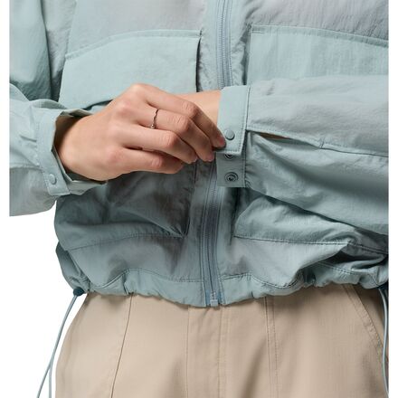 Columbia - Paracutie Cropped Cargo Windbreaker - Women's