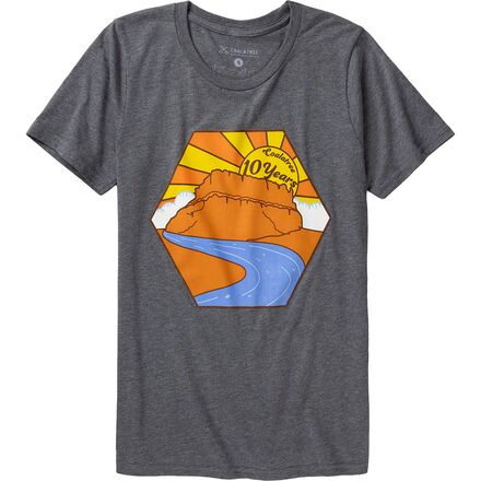 10 Year T-Shirt Decade Of Comfort And Advanture - Men's