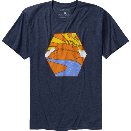 10 Year T-Shirt Decade Of Comfort And Advanture - Men's