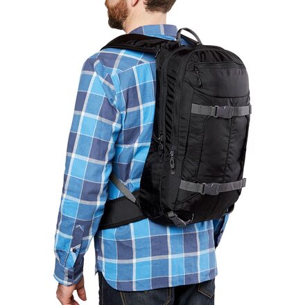 DAKINE - Mission Pro 18L Backpack