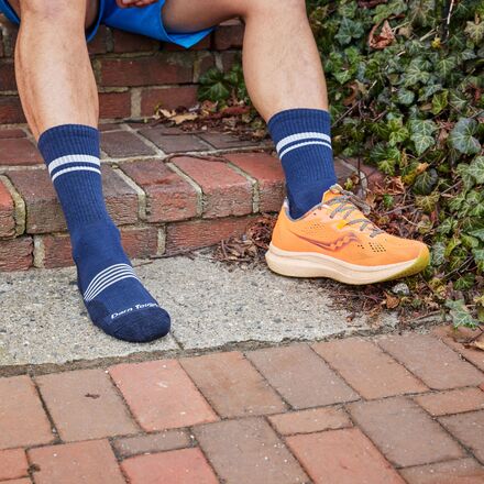 Darn Tough - Element Crew Lightweight Cushion Sock - Men's