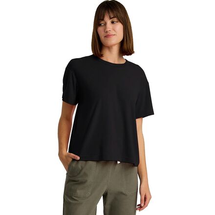 Elevate Lightweight T-Shirt - Women's