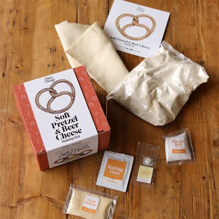 FarmSteady - Soft Pretzel & Beer Cheese Kit