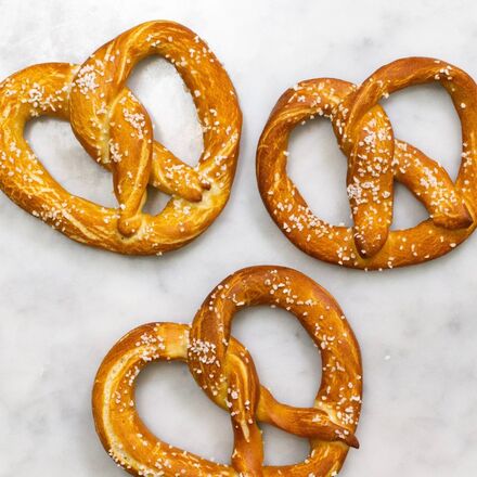 FarmSteady - Soft Pretzel & Beer Cheese Kit