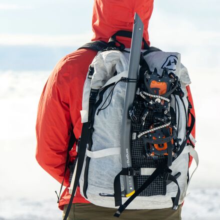 Hyperlite Mountain Gear - Ice 40L Backpack