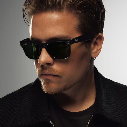 Ray-Ban - Meta AI Wayfarer Polarized Sunglasses