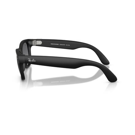 Ray-Ban - Meta AI Wayfarer Polarized Sunglasses