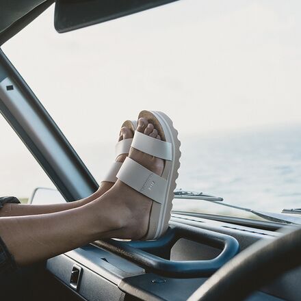 Reef - Cushion Vista Hi Sandal - Women's