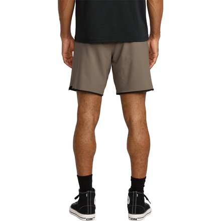 RVCA - VA X Ali Yogger Stretch 17in Short - Men's