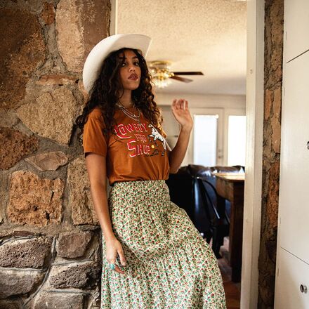 Sendero Provisions Co. - Cowboy Pro Shop Crop T-Shirt - Women's