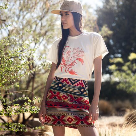 Sendero Provisions Co. - Love Stings Crop T-Shirt - Women's