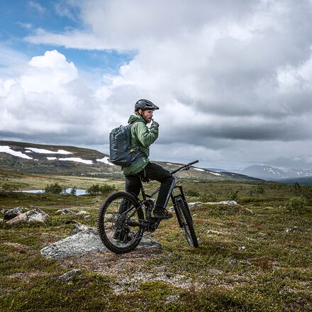 Thule - Rail 18L Hydration Pack