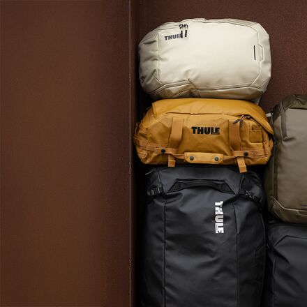 Thule - Chasm 40L Carry On Wheeled Duffel Bag