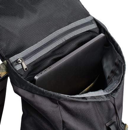 The North Face - Lineage Ruck 23L Backpack