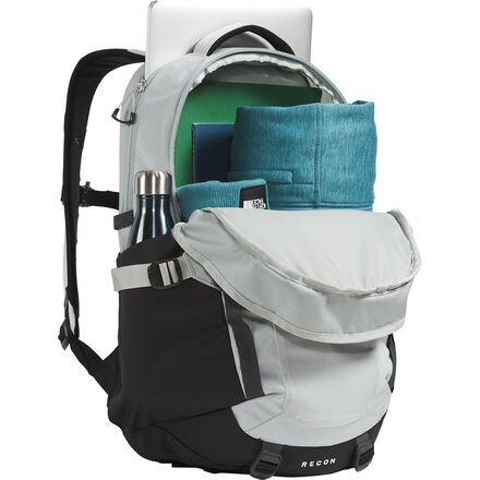 The North Face - Recon 30L Backpack