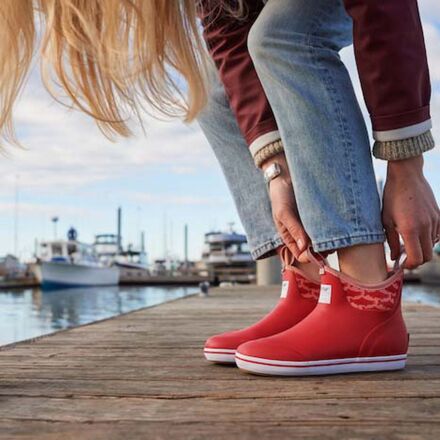 Xtratuf - Ankle Salmon Sisters 6in Deck Boot - Women's