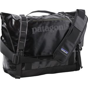 【2025年最新】海外限定の人気アイテム Patagonia Black Hole 24L Messenger Bag - Hike & Camp バッグ